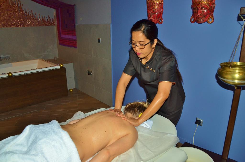 Hotel Azalia & Spa Niepołomice Dış mekan fotoğraf