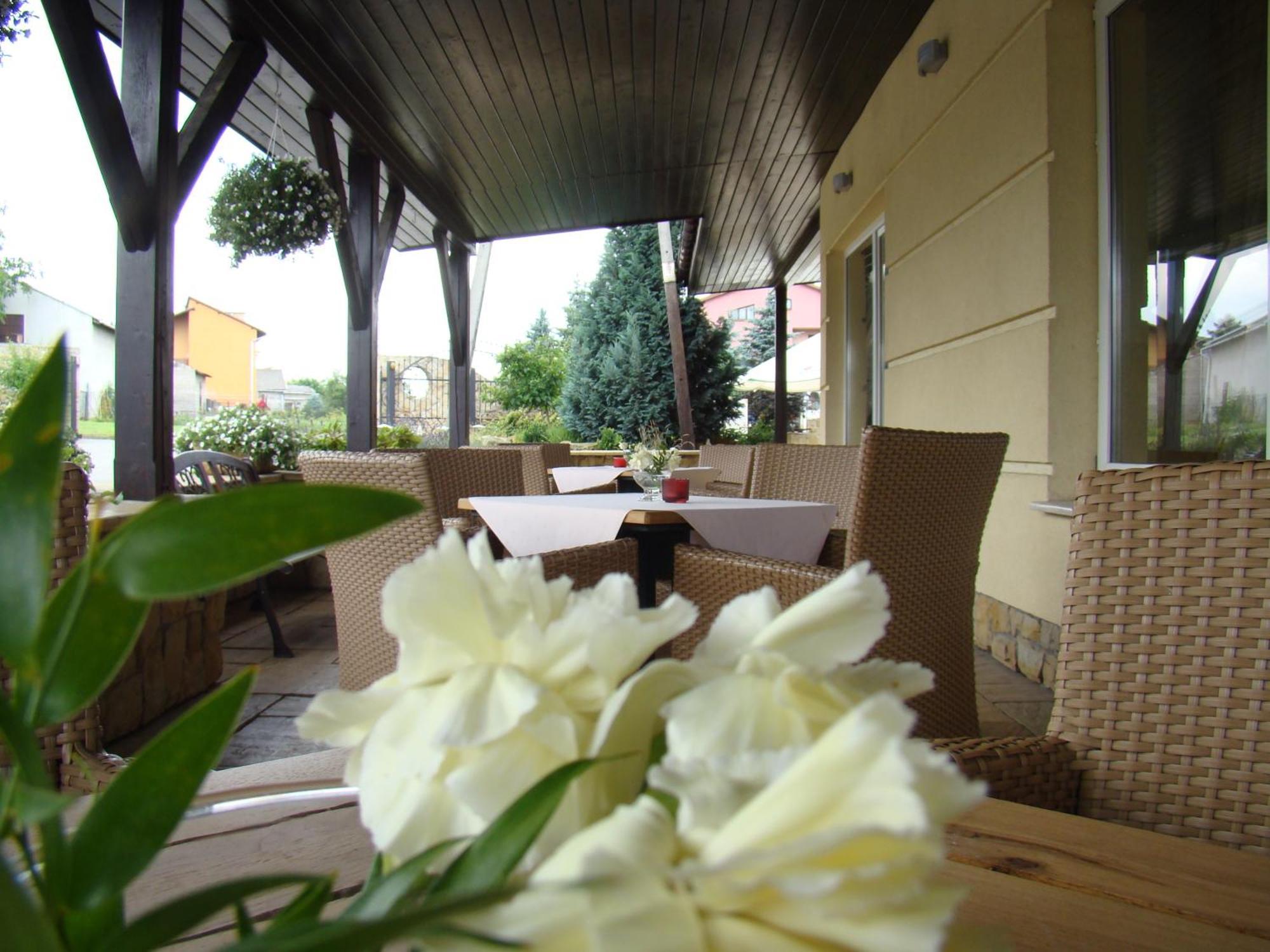 Hotel Azalia & Spa Niepołomice Dış mekan fotoğraf