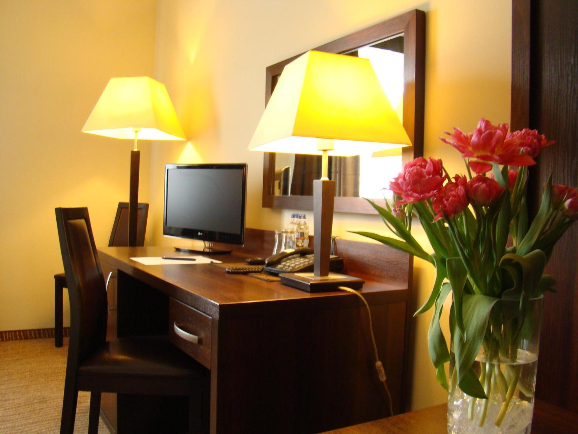 Hotel Azalia & Spa Niepołomice Dış mekan fotoğraf