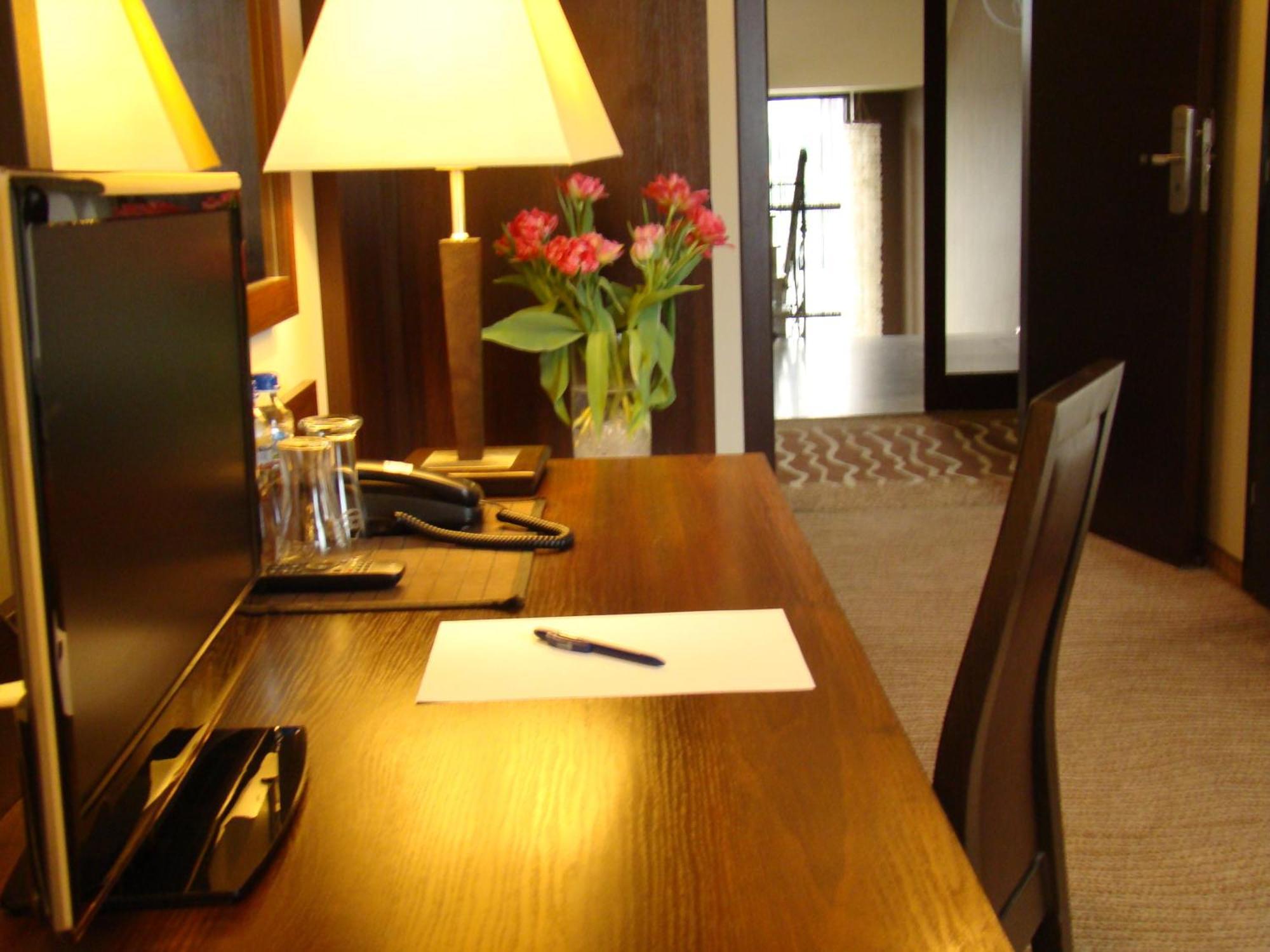 Hotel Azalia & Spa Niepołomice Dış mekan fotoğraf